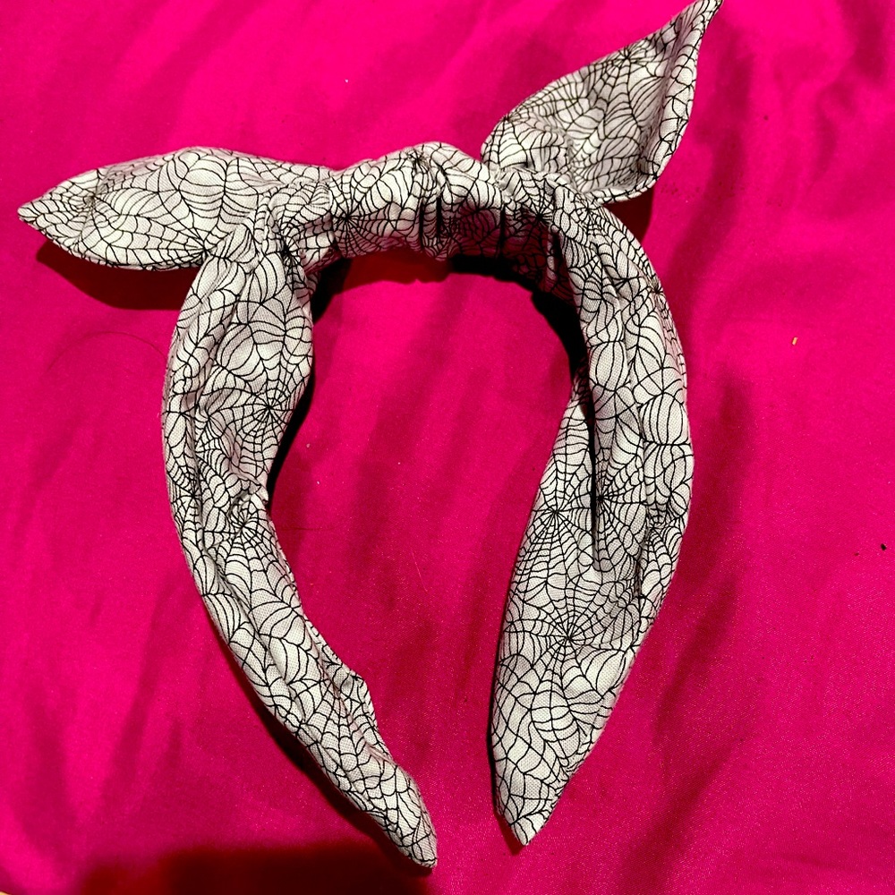 Headband bow